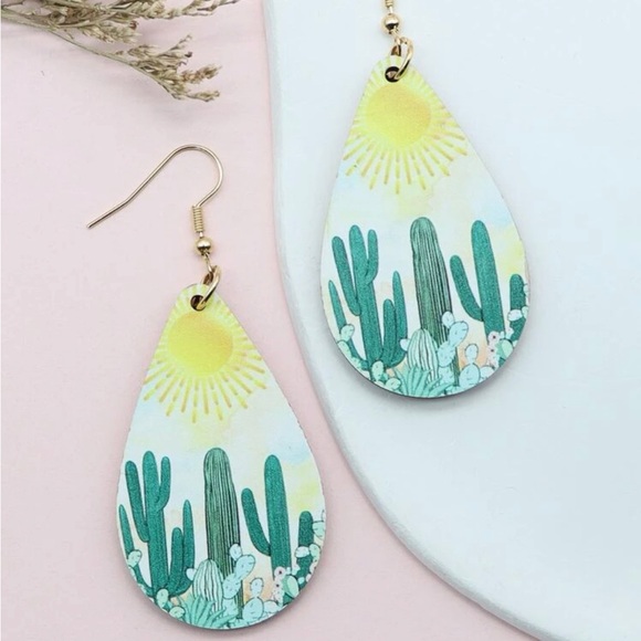 Cactus Tear Drop Earrings - H 2.8 x W 1.2 - Picture 4 of 4